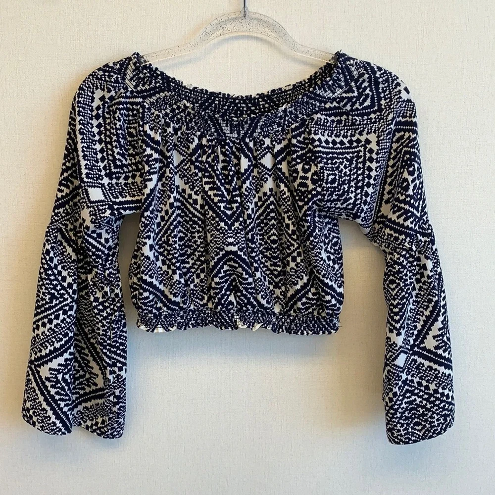 Lucy Love Navy Blue Cropped Blouse • Sz S